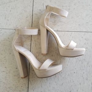 Chinese Laundry Bone chunky heel